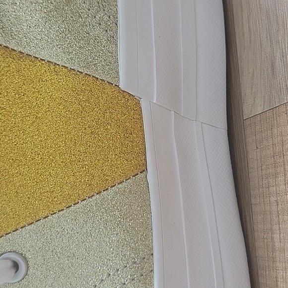 Converse high top Brand new platform in the box no lid. - Picture 12 of 15